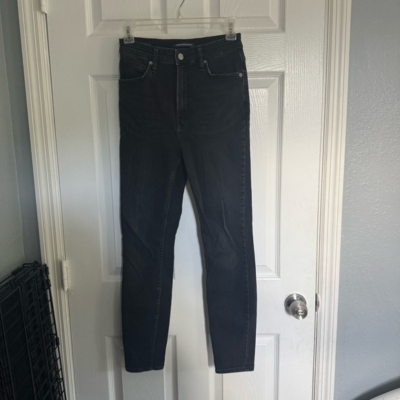 Calvin Klein Jeans Denim - Calvin Klein Jeans Women's Dark Skinny Jeans - size 29